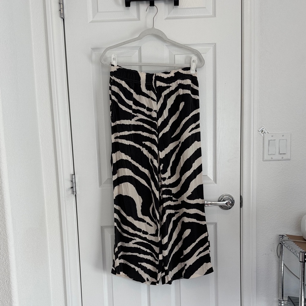 H&M Zebra Print Wide-Leg Pants Size Medium